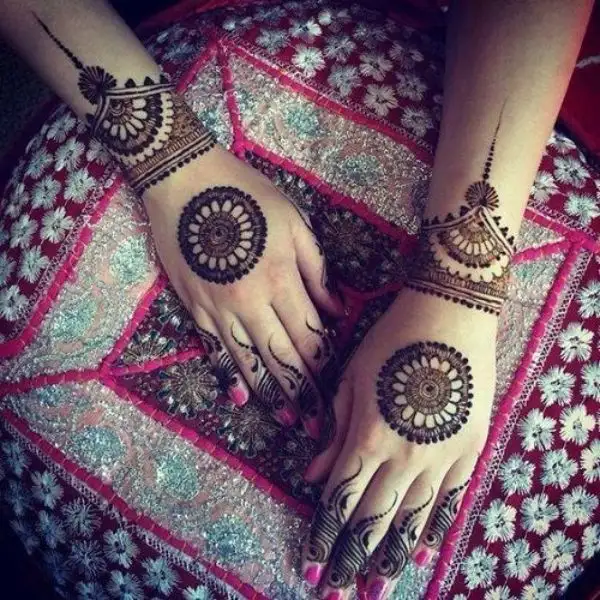 normal mehndi design