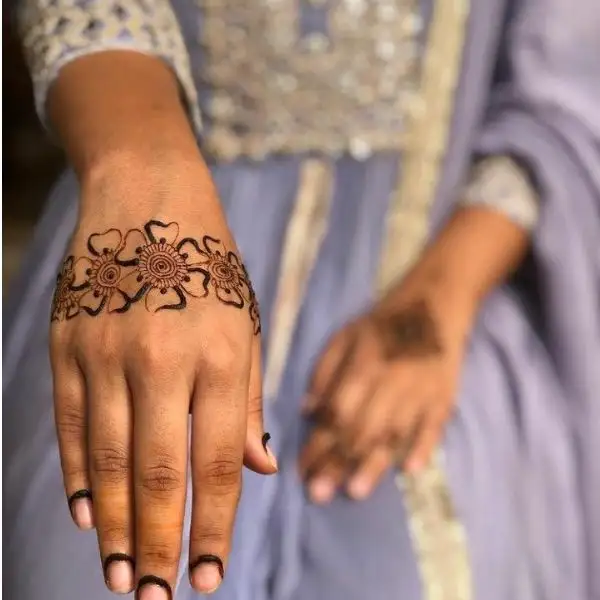 normal mehndi design