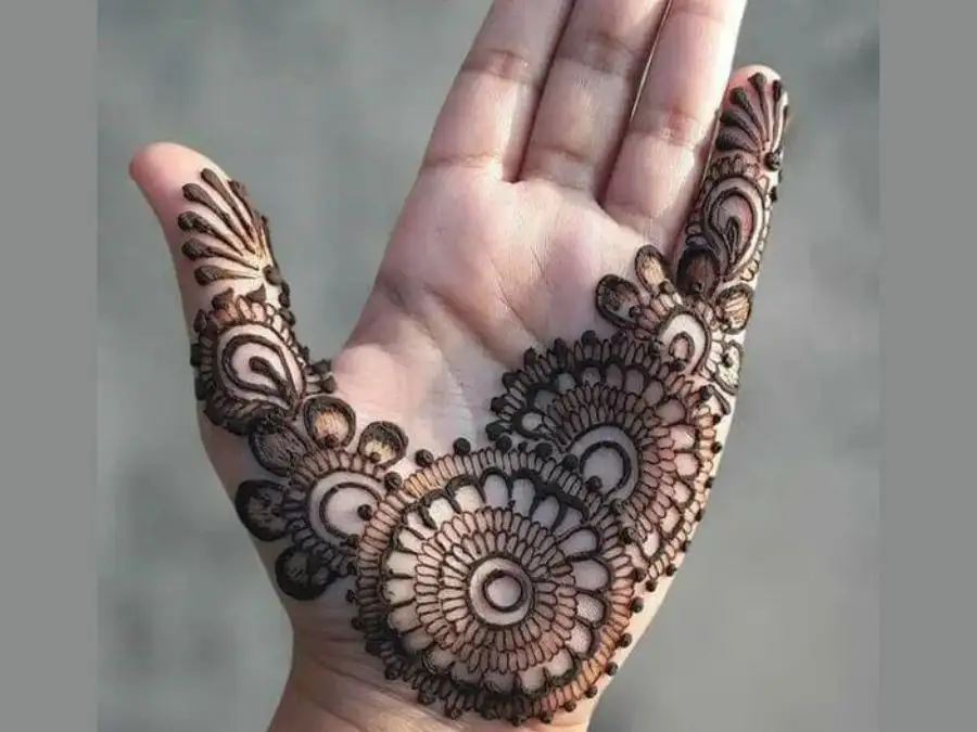 aesthetic mehndi design front hand