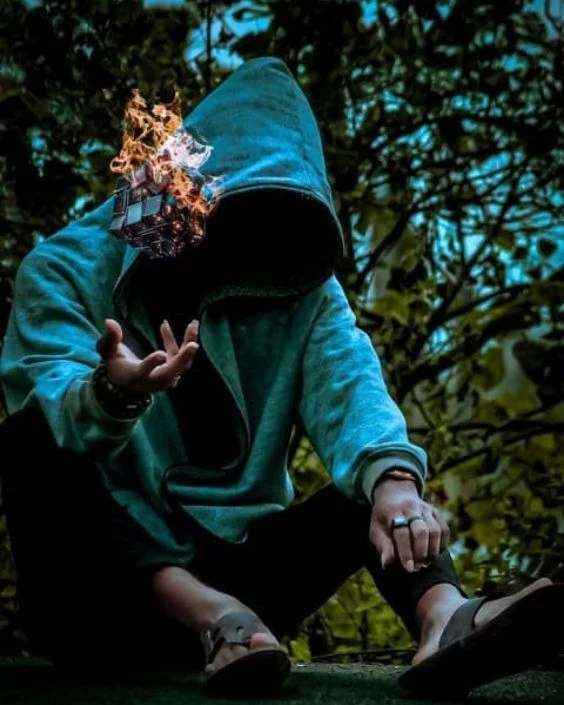 মাস্ক পরা ছেলেদের পিক