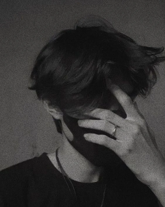 মাস্ক পরা ছেলেদের পিক