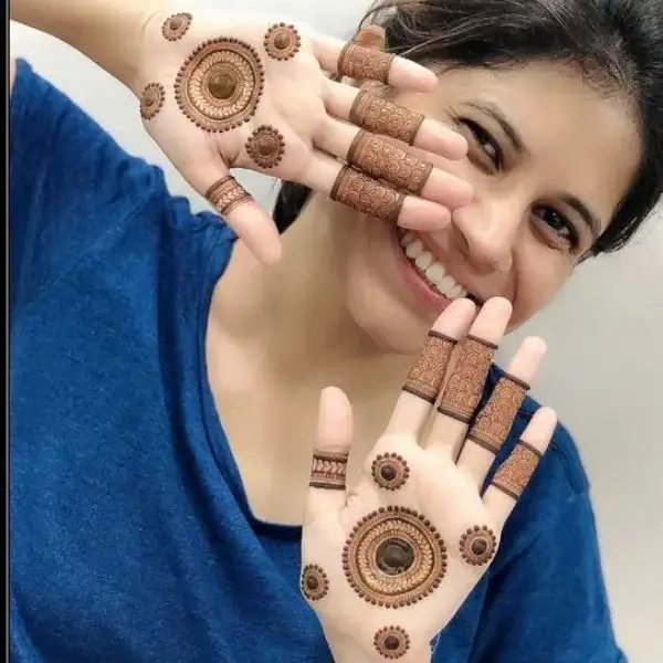 aesthetic mehndi design front hand