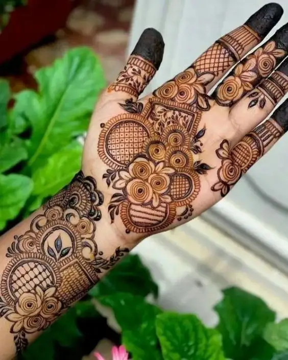 aesthetic mehndi design front hand