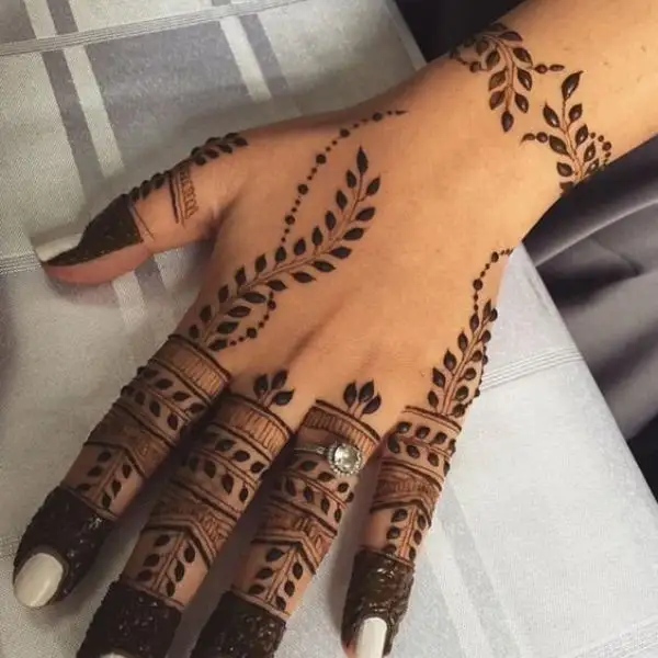 normal mehndi design