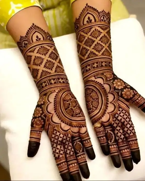 aesthetic mehndi design front hand