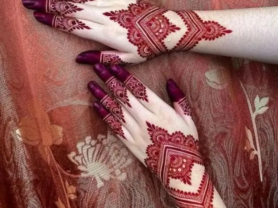 aesthetic mehndi design front hand