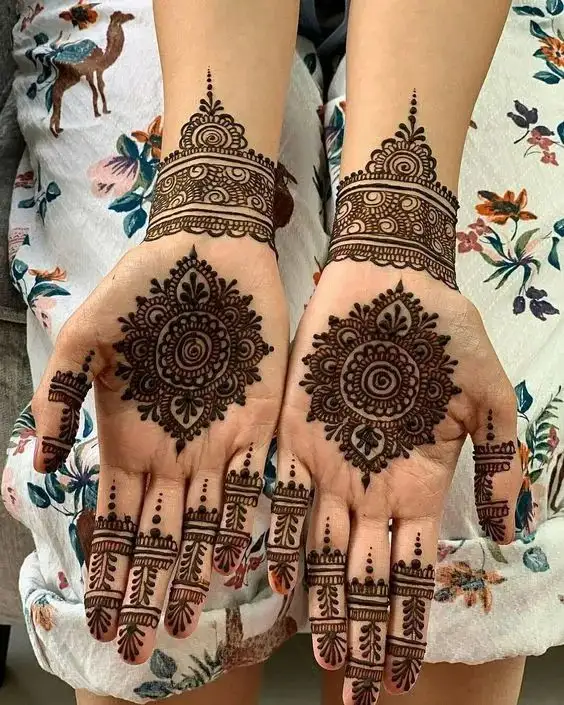 aesthetic mehndi design front hand