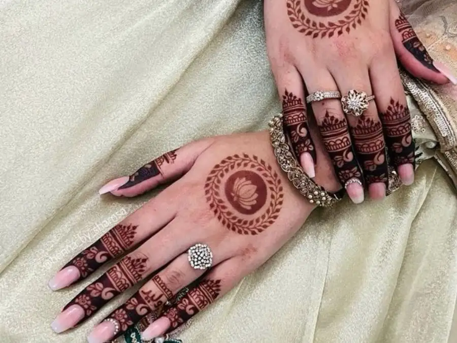 normal mehndi design