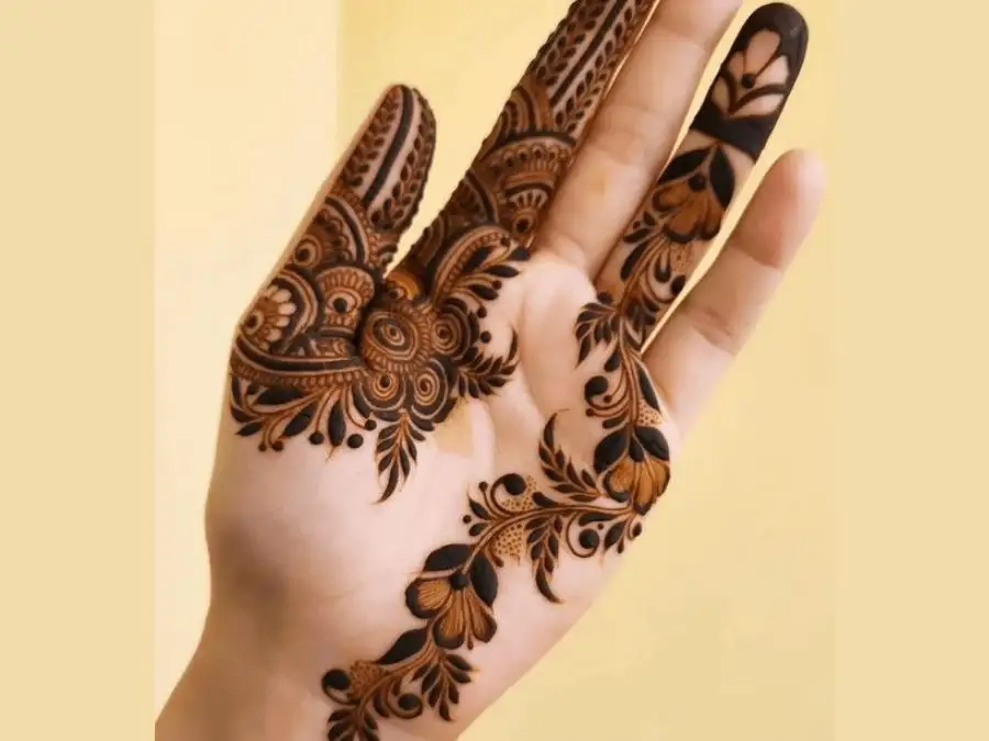 aesthetic mehndi design front hand