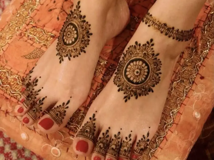 normal mehndi design