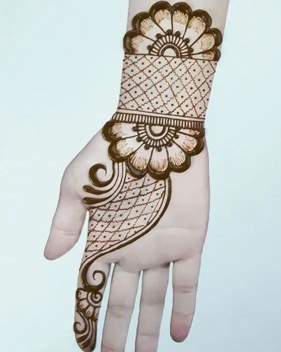 aesthetic mehndi design front hand