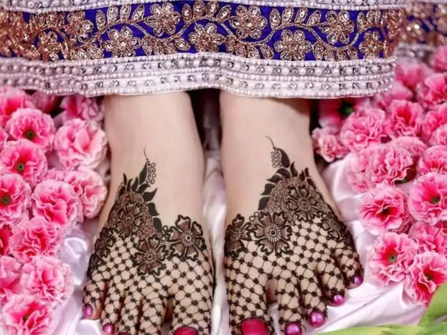 normal mehndi design