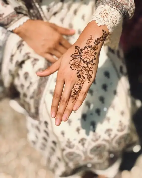 normal mehndi design