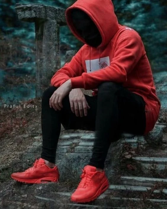 মাস্ক পরা ছেলেদের পিক