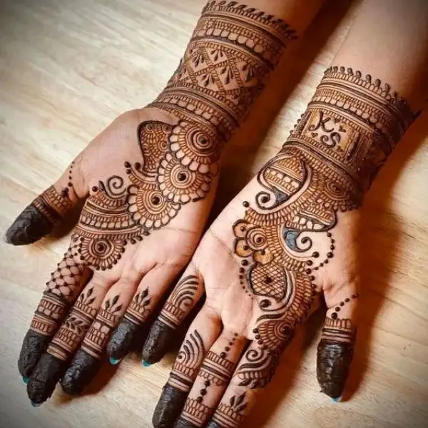 aesthetic mehndi design front hand