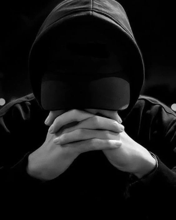 মাস্ক পরা ছেলেদের পিক