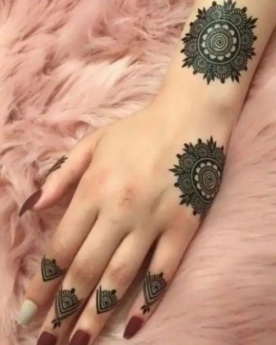 normal mehndi design