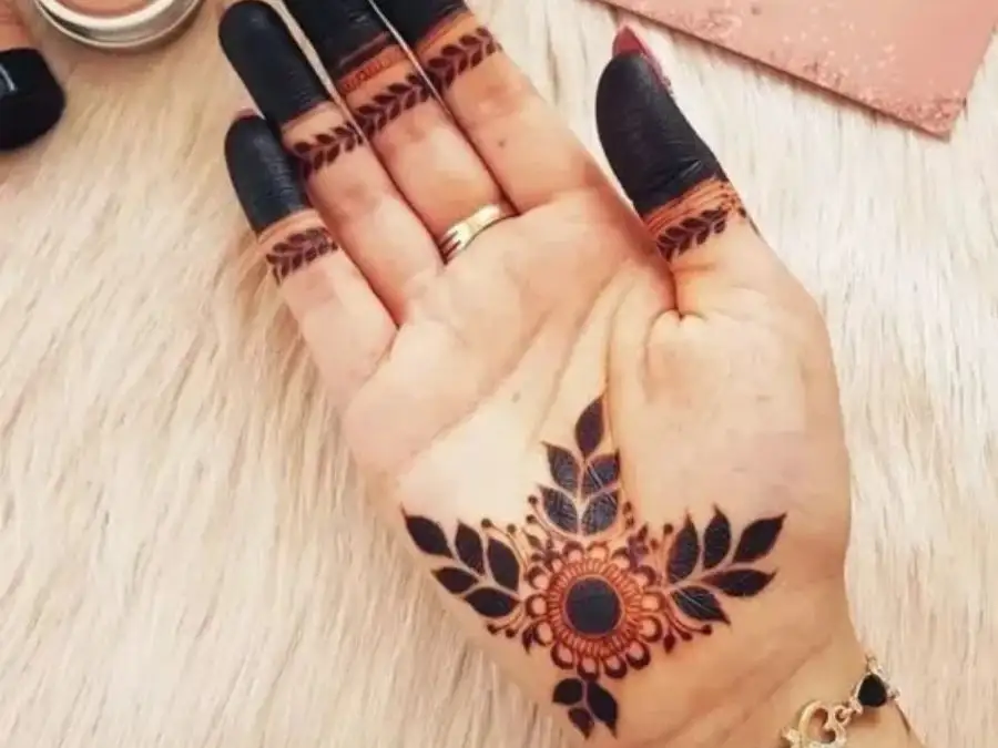 aesthetic mehndi design front hand