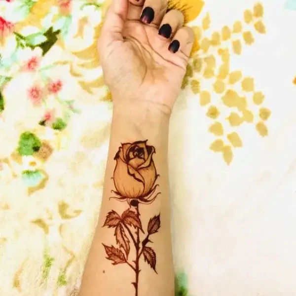 aesthetic mehndi design front hand