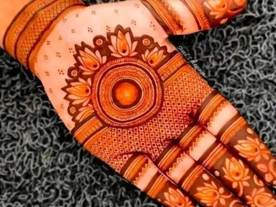 aesthetic mehndi design front hand