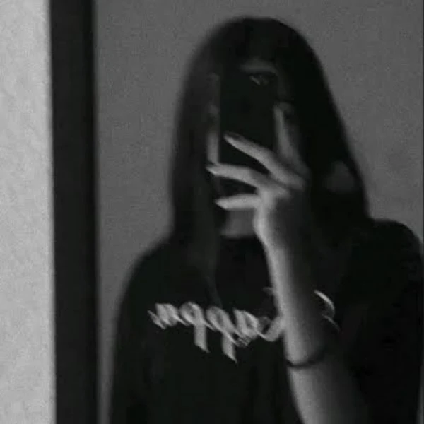 black profile pic girl