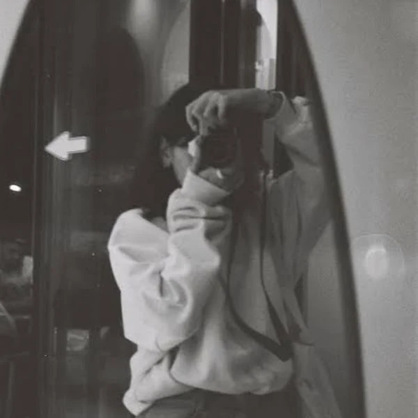 black profile pic girl