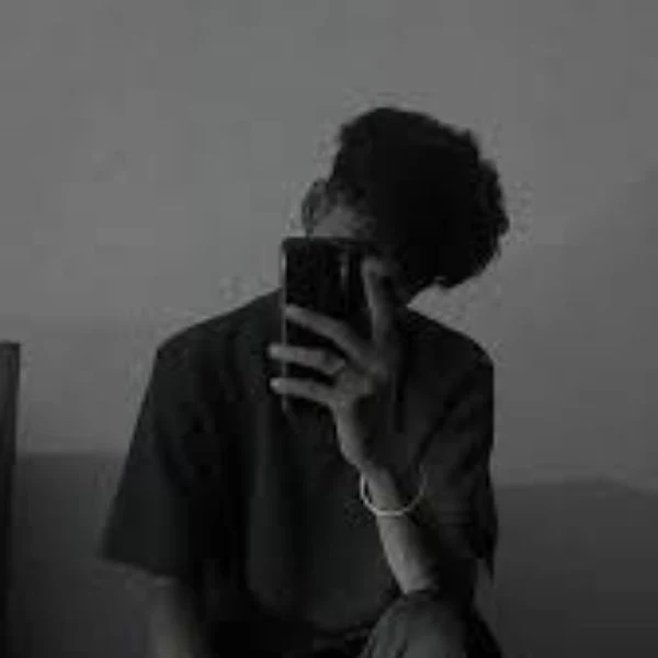 কালো প্রোফাইল পিকচার