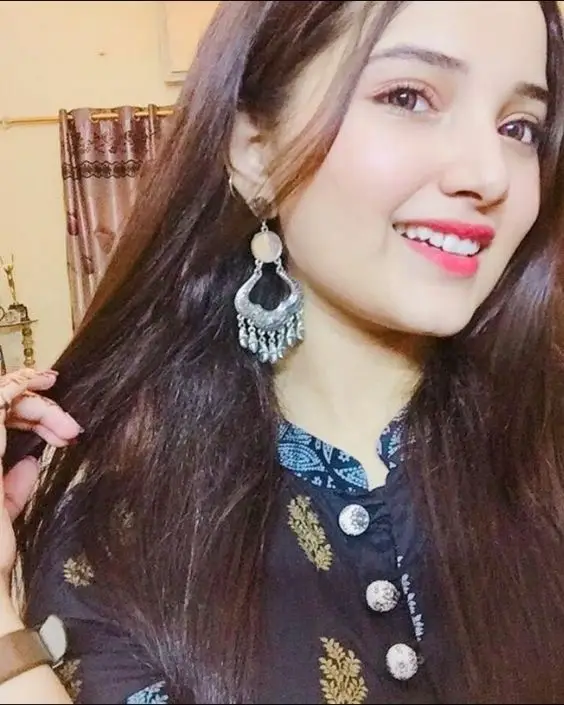 দুষ্ট মেয়েদের পিক