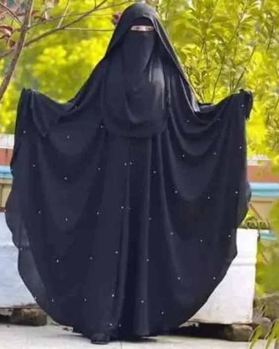 বোরকা পরা পিক