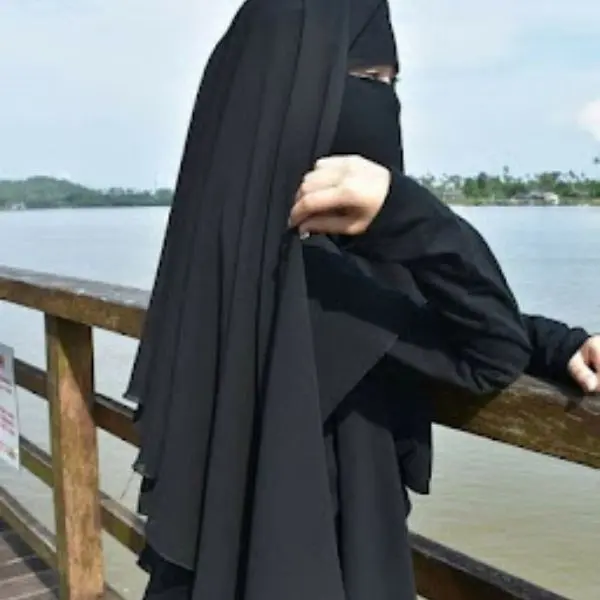 বোরকা পরা পিক