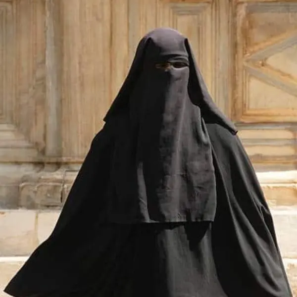 বোরকা পরা পিক