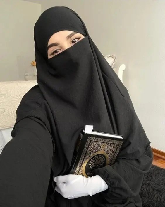 বোরকা পরা পিক