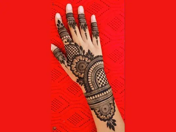 full hand mehndi design