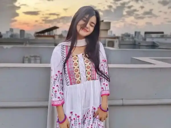 cute profile pic for girls