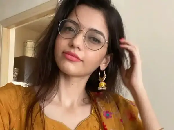 cute profile pic for girls