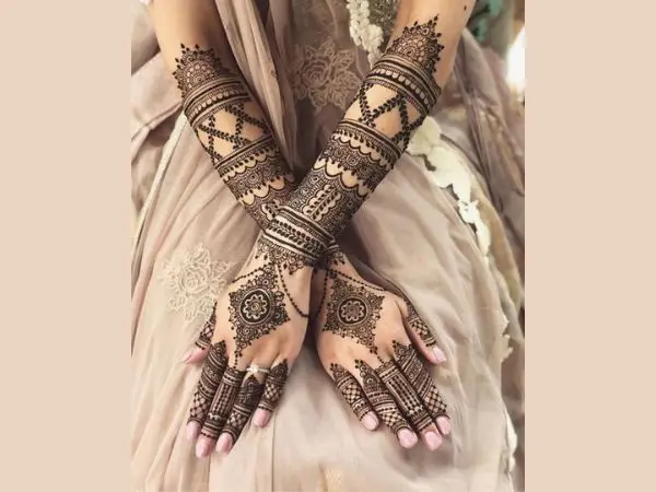 full hand mehndi design