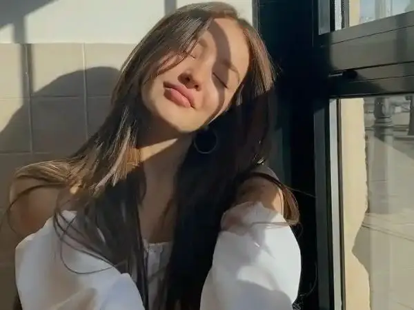 cute profile pic for girls