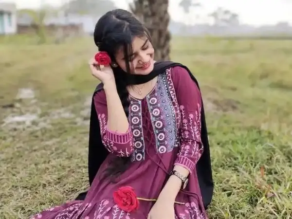 cute profile pic for girls