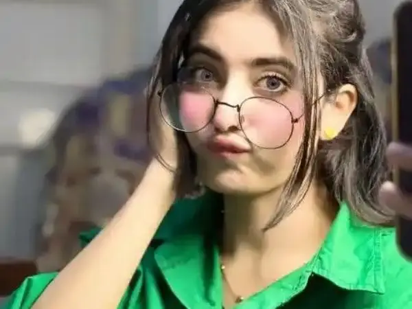 cute profile pic for girls